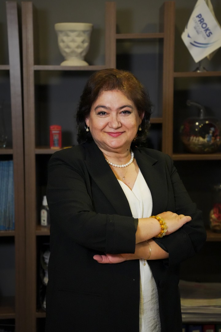 Özlem Hanım